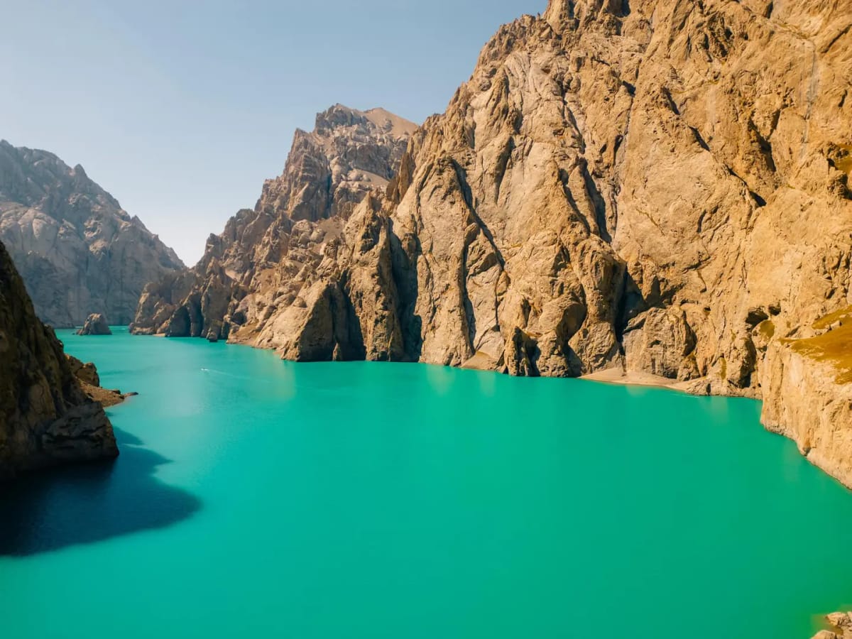 Sunny day at Kel-Suu Lake in Kyrgyzstan